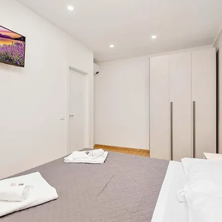 Yellove לה ספציה